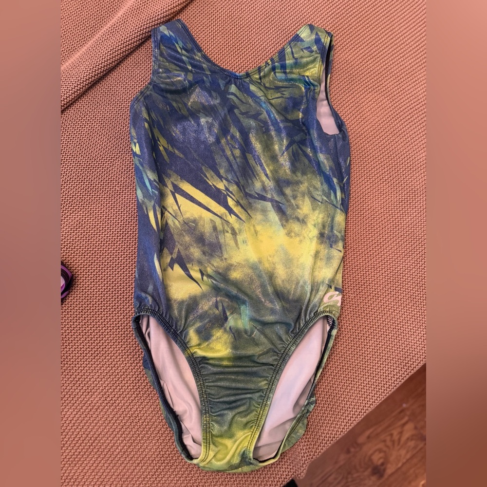 Colorful GK Leo Adult SMALL